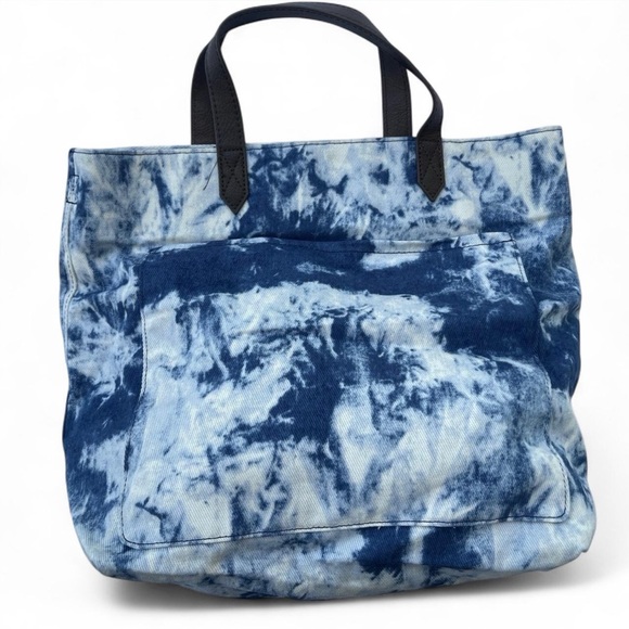 thirty-one Handbags - Thirty One Tie Dye Window Shopper Tote Sky Cotton Denim Blue